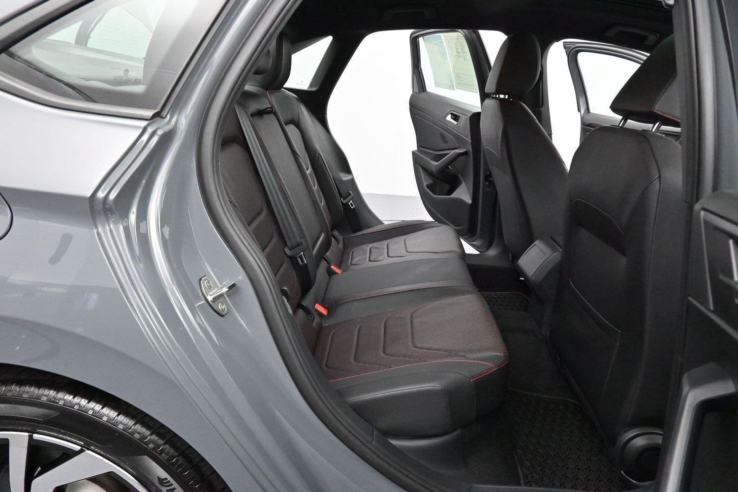 Used 2024 Pure Gray Volkswagen Autobahn image 33