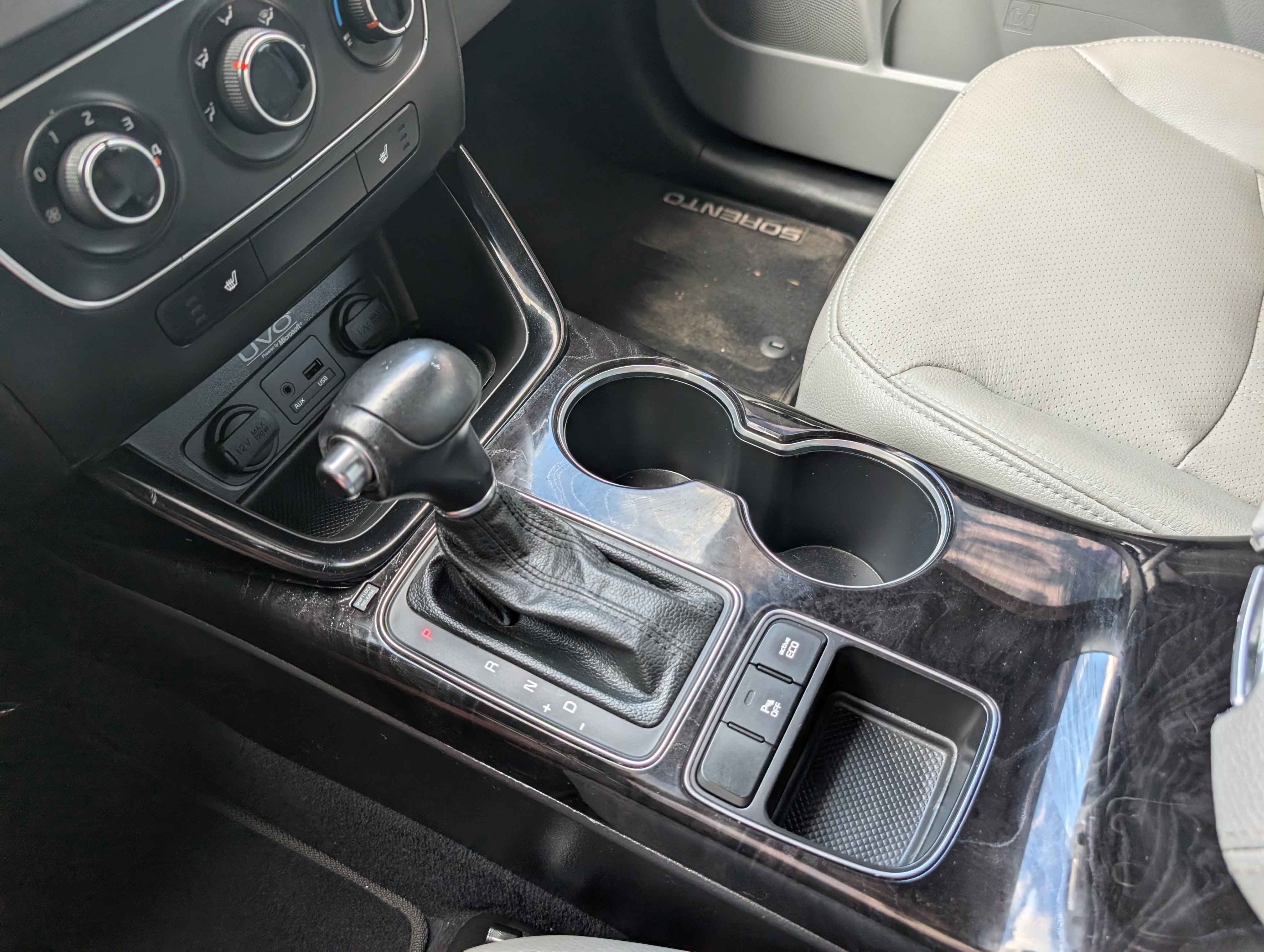 Used 2015 Ebony Black Kia LX image 23