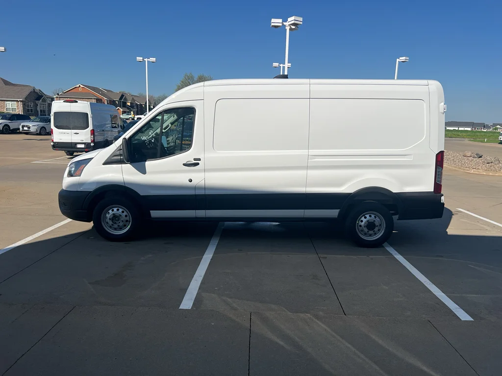 New 2026 Oxford White Ford Cargo Van image 5
