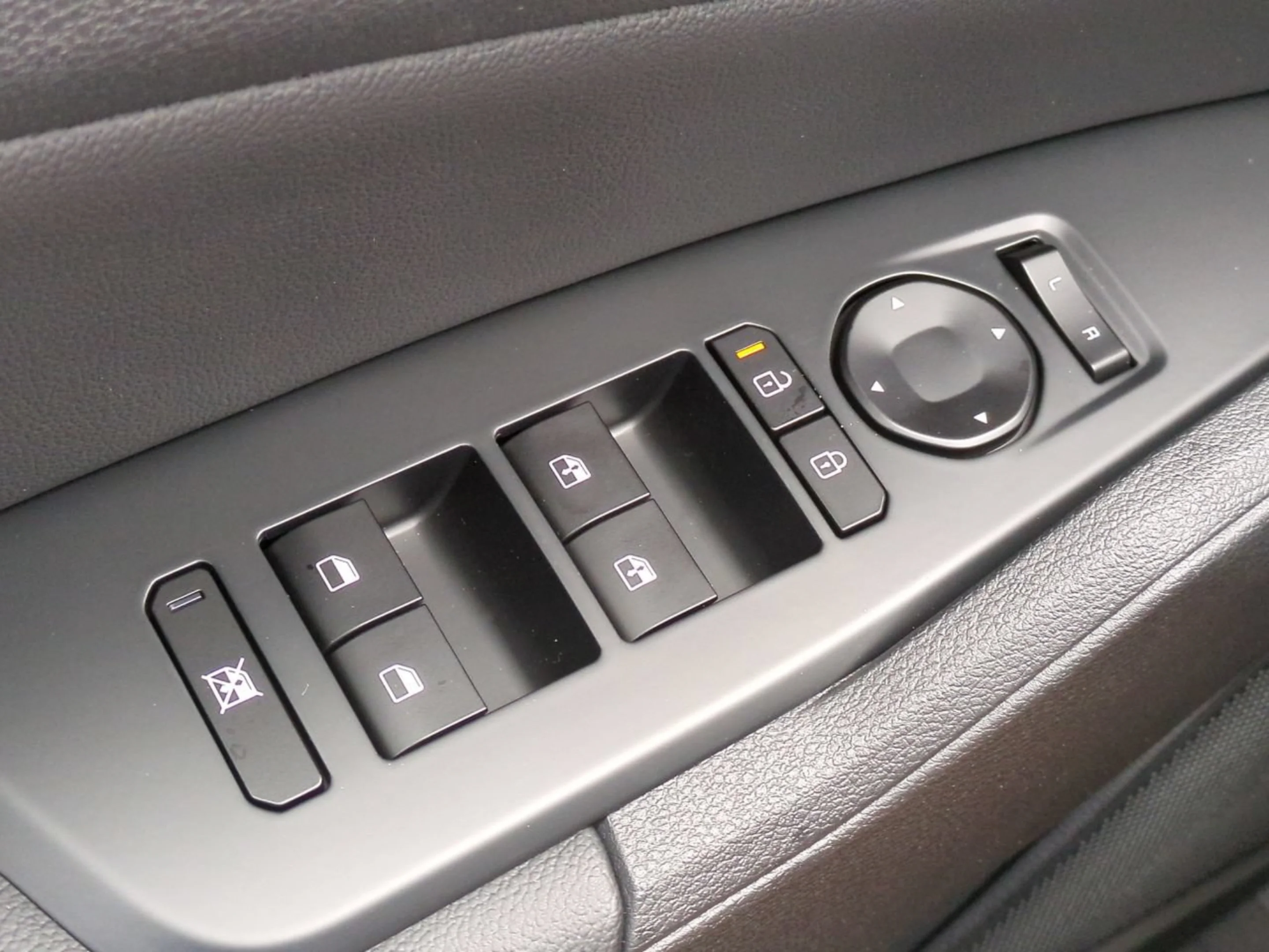 2026 Kia Sportage EX - Photo 37