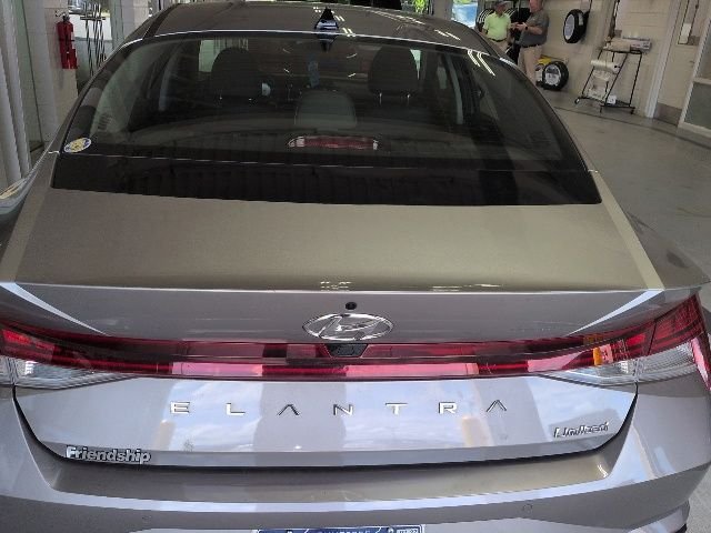 Used 2023 Gray Hyundai Limited image 5