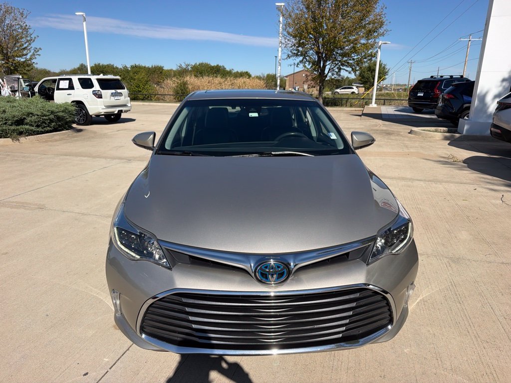 Used 2017  Toyota Limited image 2