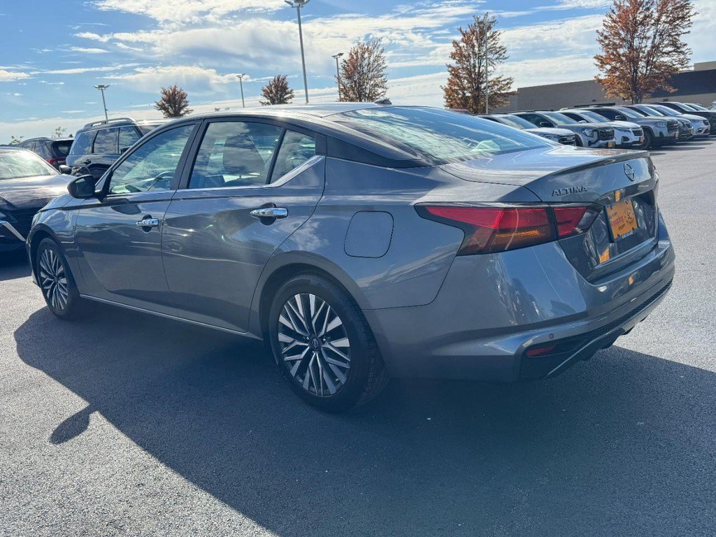 Used 2024 Gray Nissan 2.5 SV image 5