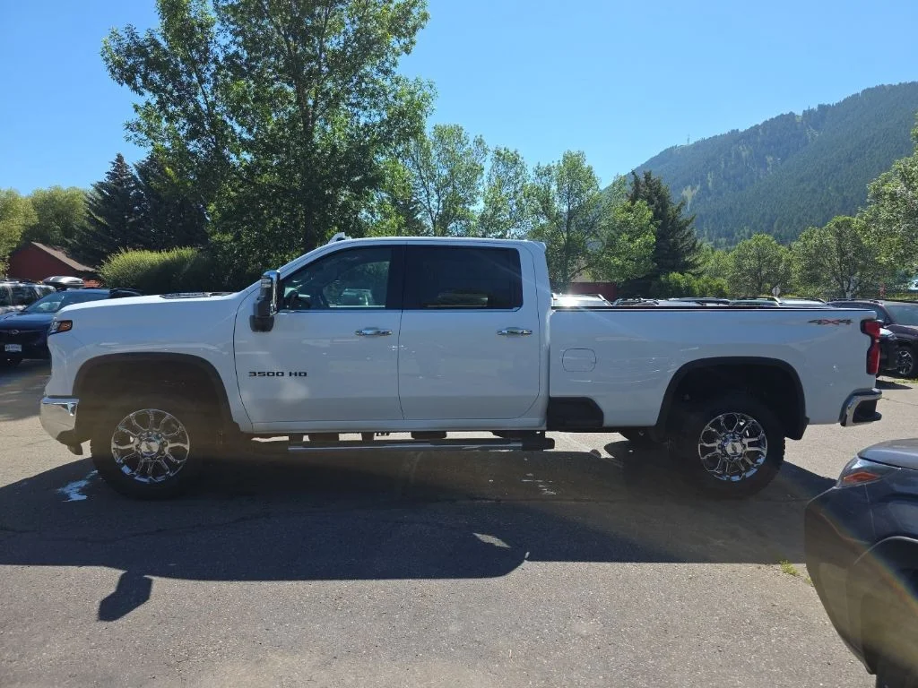 2026 Chevrolet Silverado 3500HD LTZ - Photo 8