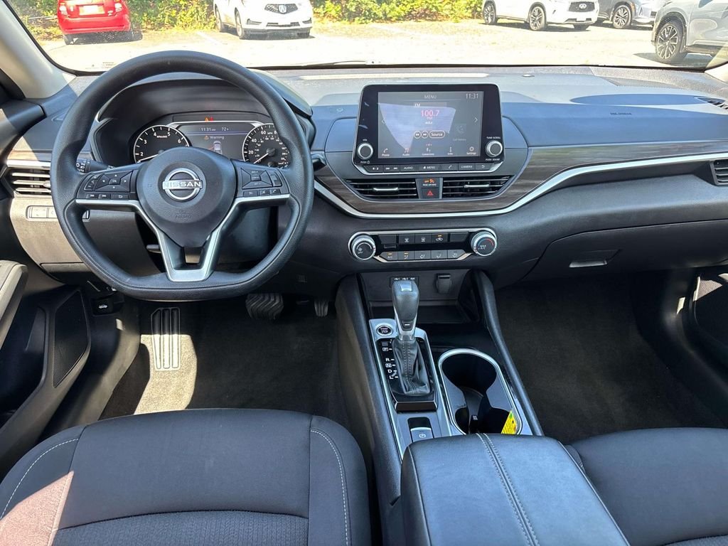 Used 2024 Silver Nissan 2.5 SV image 12