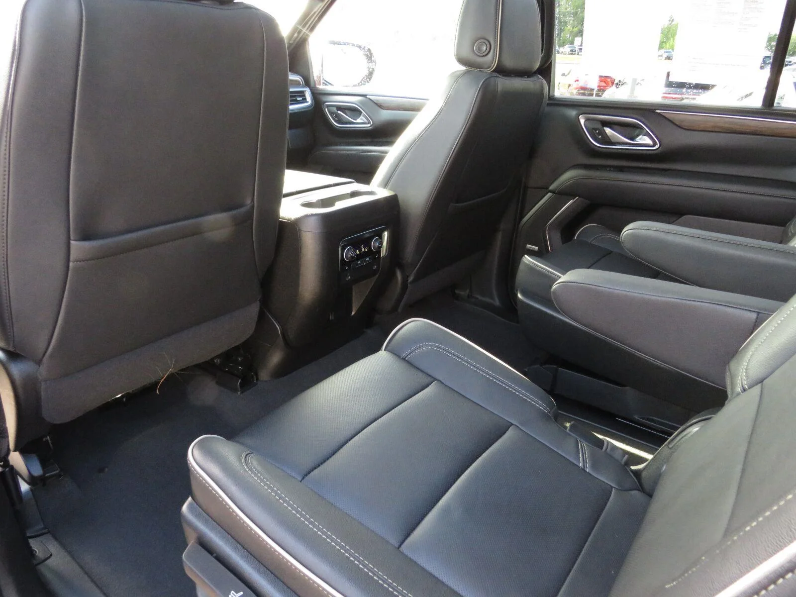 Used 2023 DARK ASH METALLIC Chevrolet Premier image 25