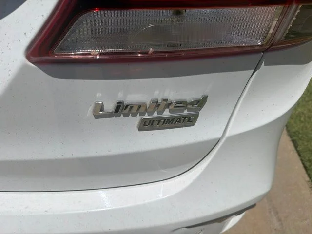 Used 2017 White Hyundai Limited Ultimate image 5