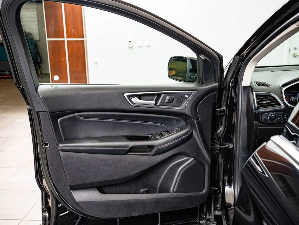 Used 2019 Agate Black Metallic Ford Titanium image 26
