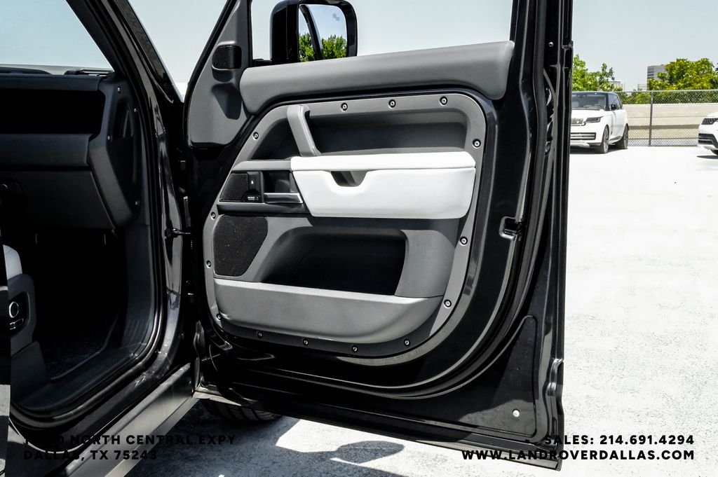 2026 Land Rover Defender X-Dynamic SE - Photo 45
