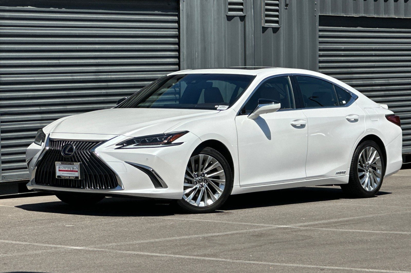 Used 2019 WHITE Lexus ES 300h image 1