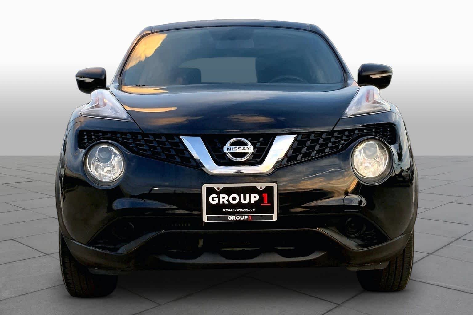 Used 2016 Super Black Nissan SV image 4