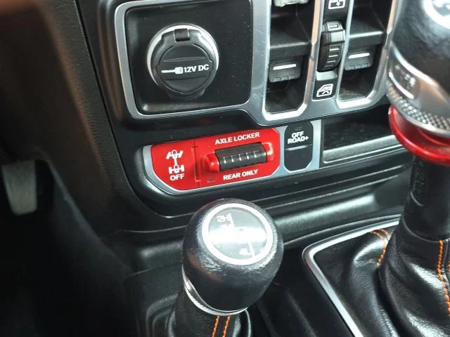 Used 2020 Silver Jeep Mojave image 38