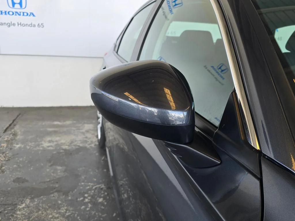 Used 2025  Honda LX image 23