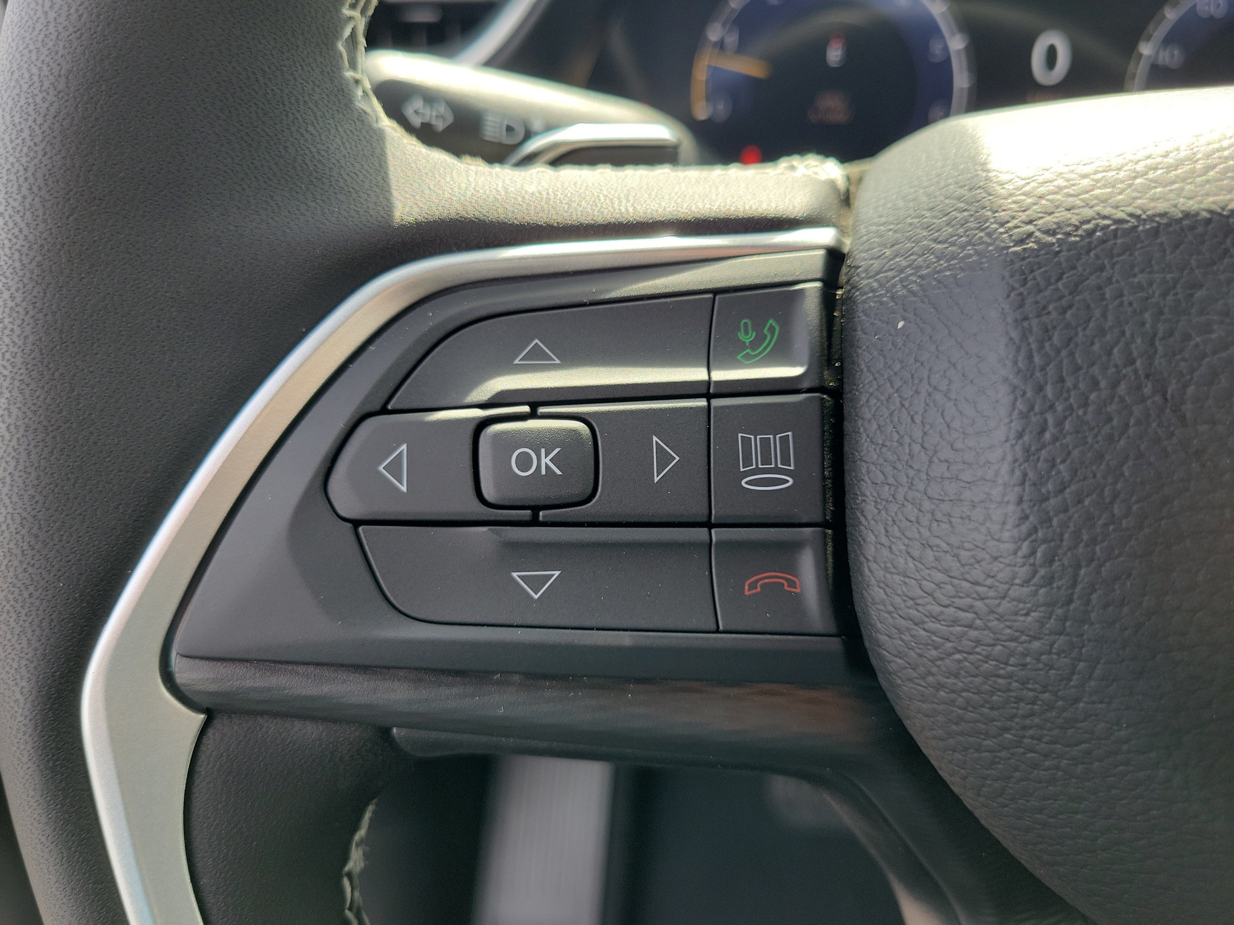 New 2026 Silver Zynith Jeep Laredo X image 24