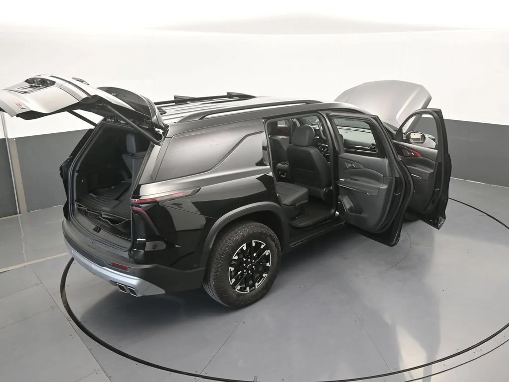Used 2025 Mosaic Black Metallic Chevrolet Z71 image 95