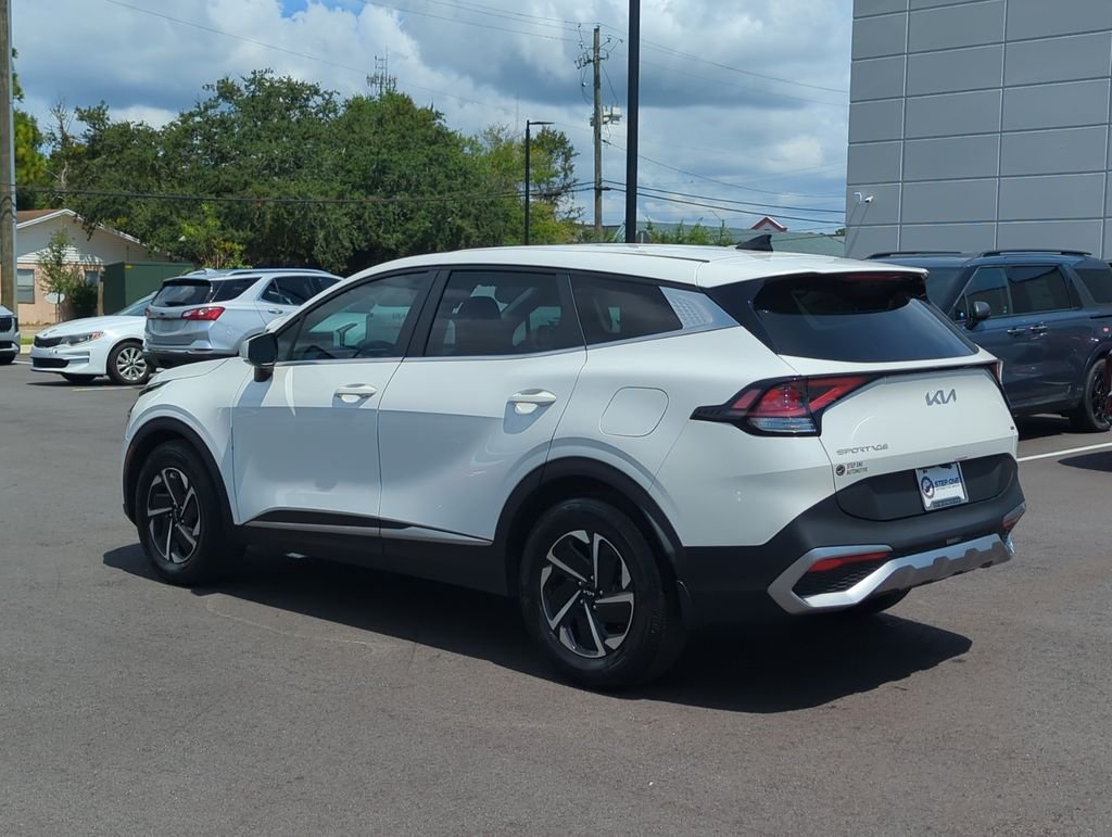 Used 2025 White Kia LX image 5
