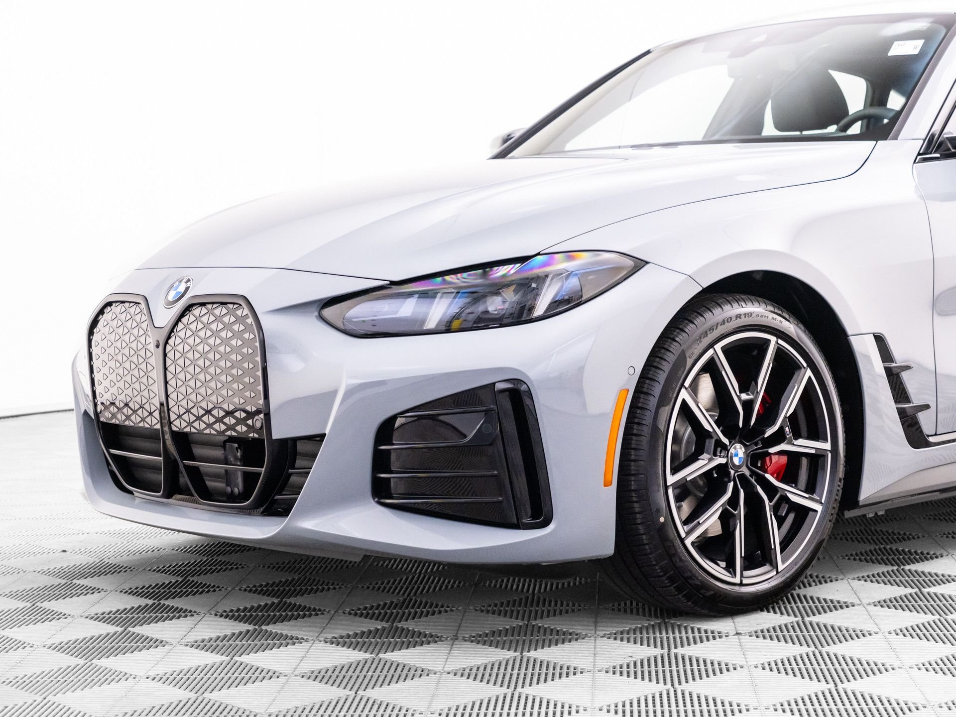 New 2026 Brooklyn Grey Metallic BMW xDrive40 image 39