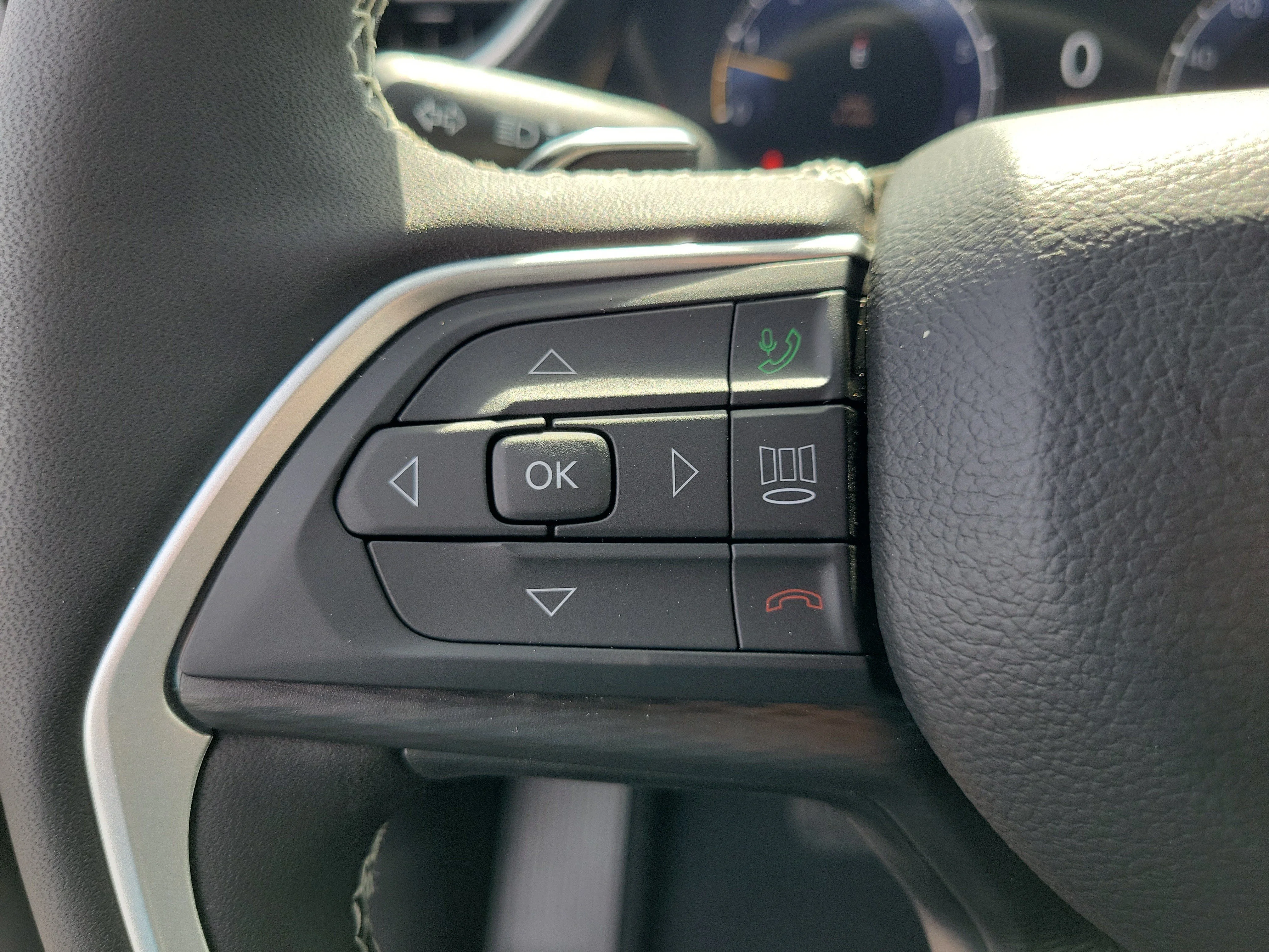 New 2026 Silver Zynith Jeep Laredo X image 24