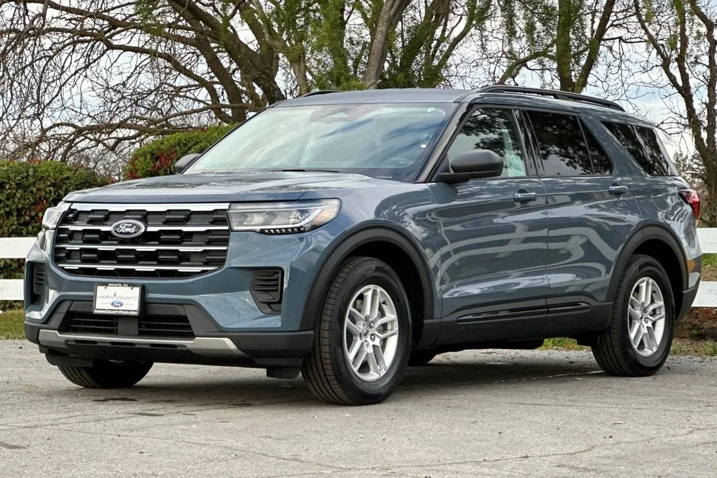 New 2026 Vapor Blue Ford Active image 8