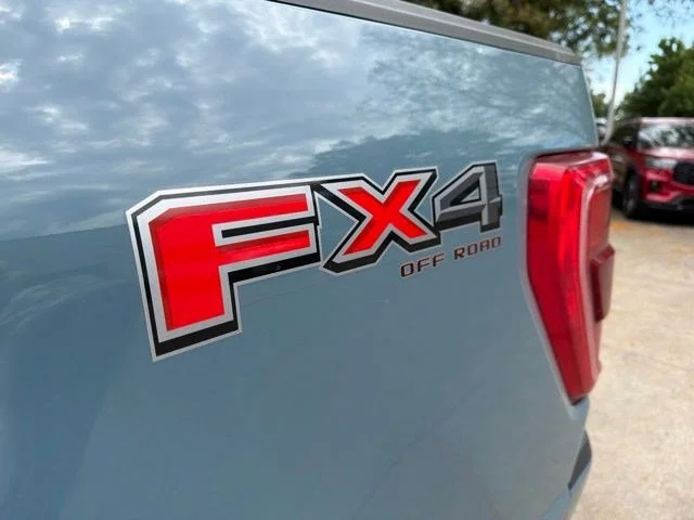 Used 2023 Blue Ford XLT image 11