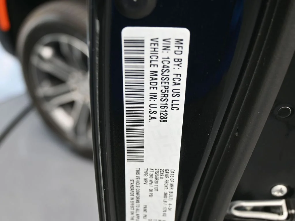 Used 2024 Diamond Black Crystal Pearlcoat Jeep Base image 19