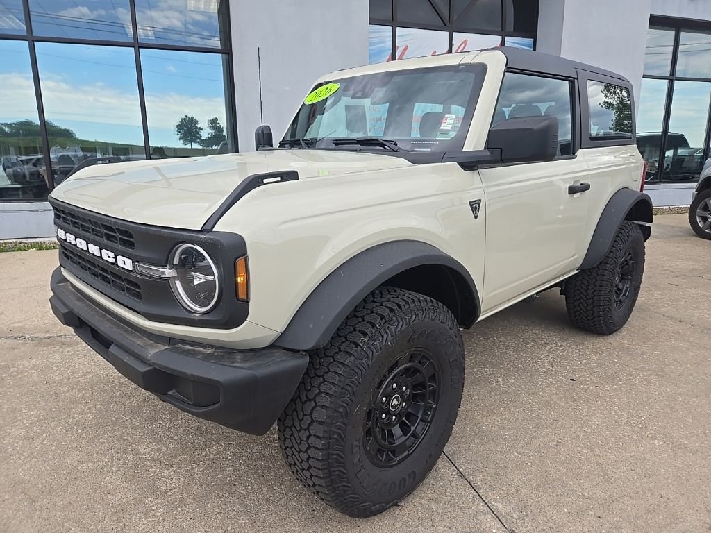 Used 2026 Ford Bronco 2-Door Base with VIN 1FMDE6AH4TLA50053 for sale in Kansas City