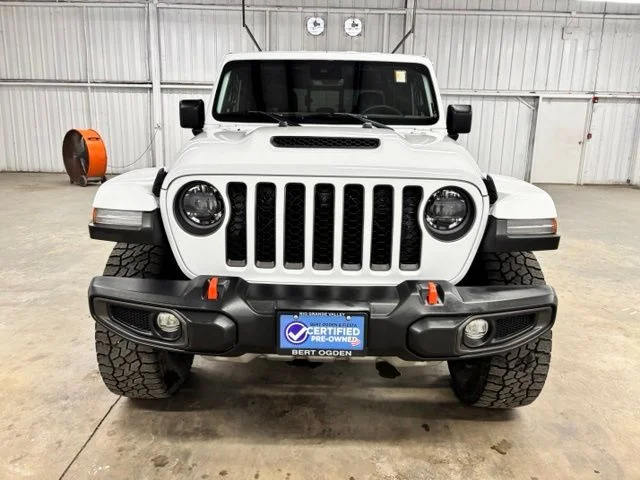 Used 2023 White Jeep Mojave image 3