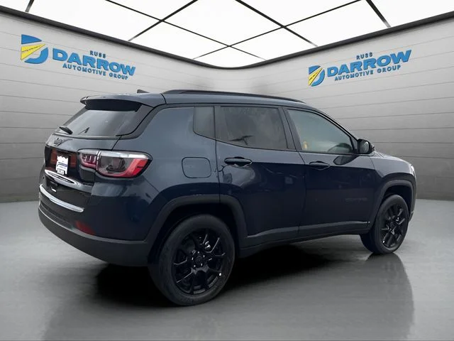New 2026 Fathom Blue Pearl-Coat Exterior Paint Jeep Latitude image 5