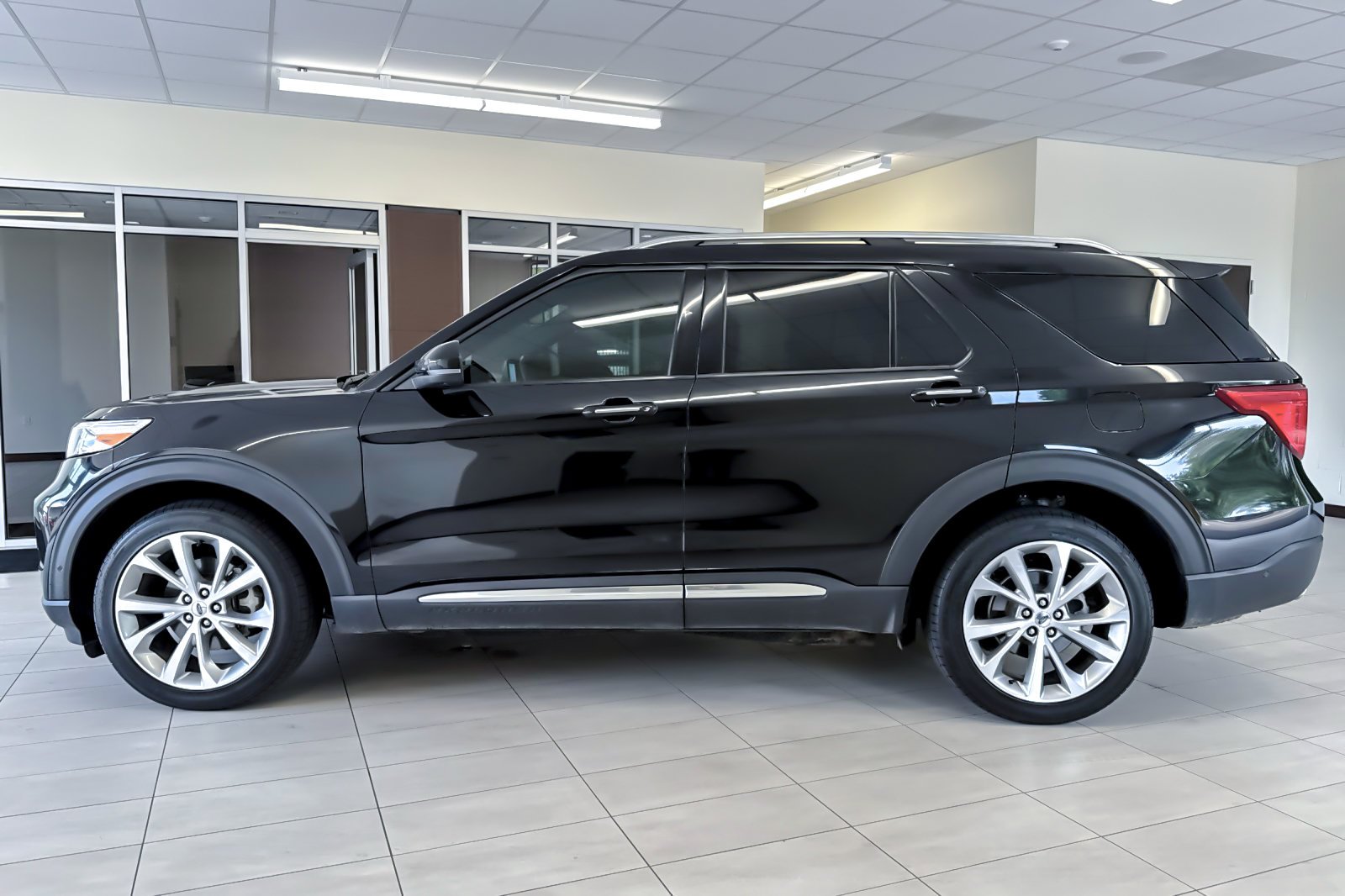 Certified Used 2021 Agate Black Metallic Ford Platinum image 7