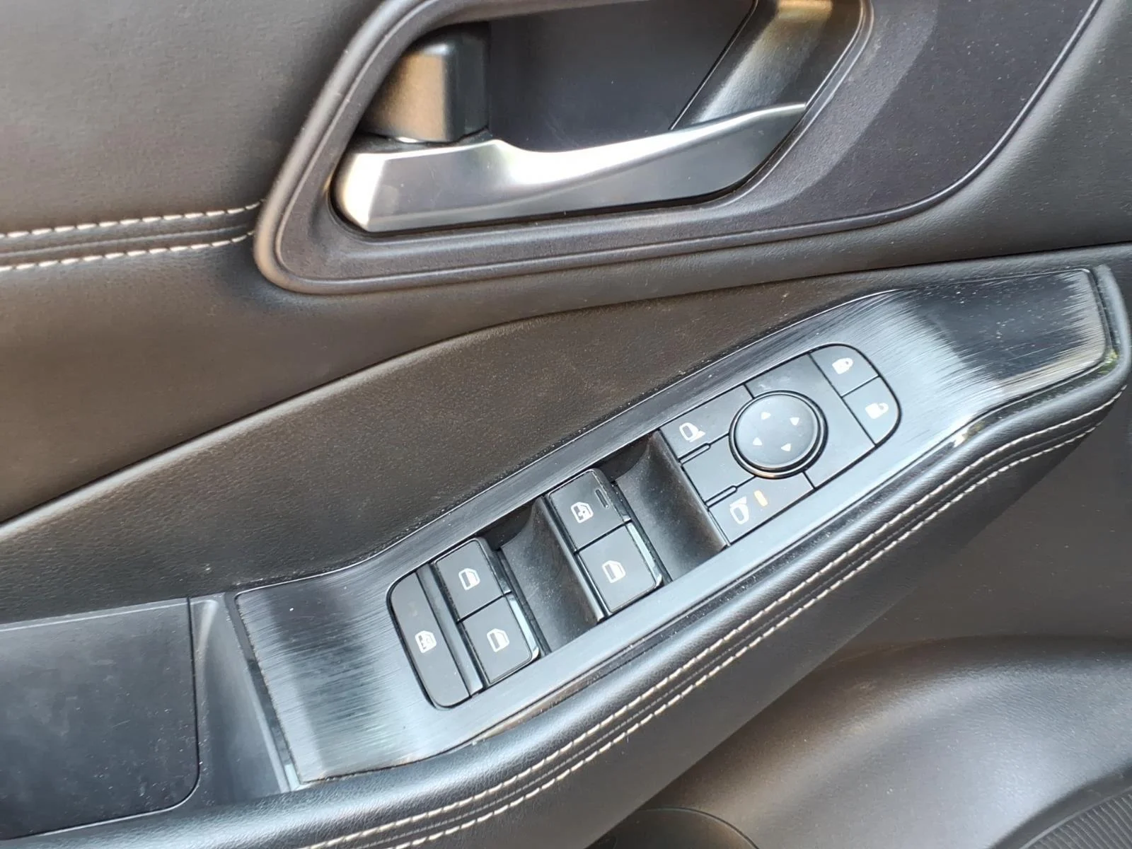 Used 2023 Gun Metallic Nissan SV image 16