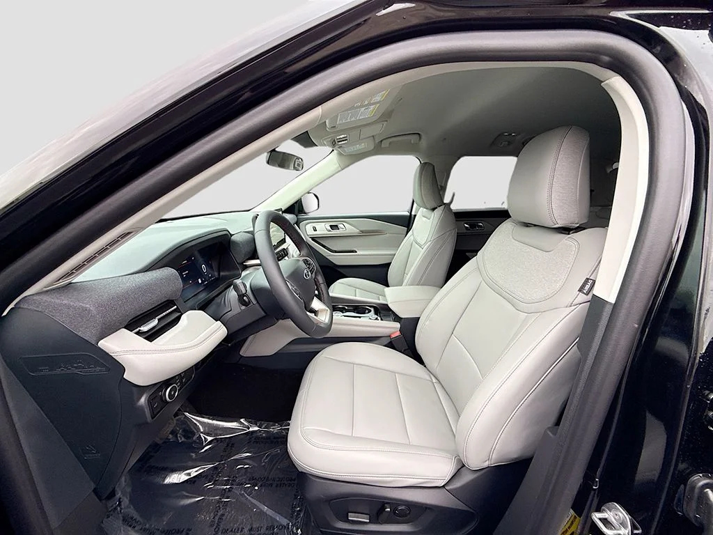New 2026 Agate Black Metallic Ford Active image 22