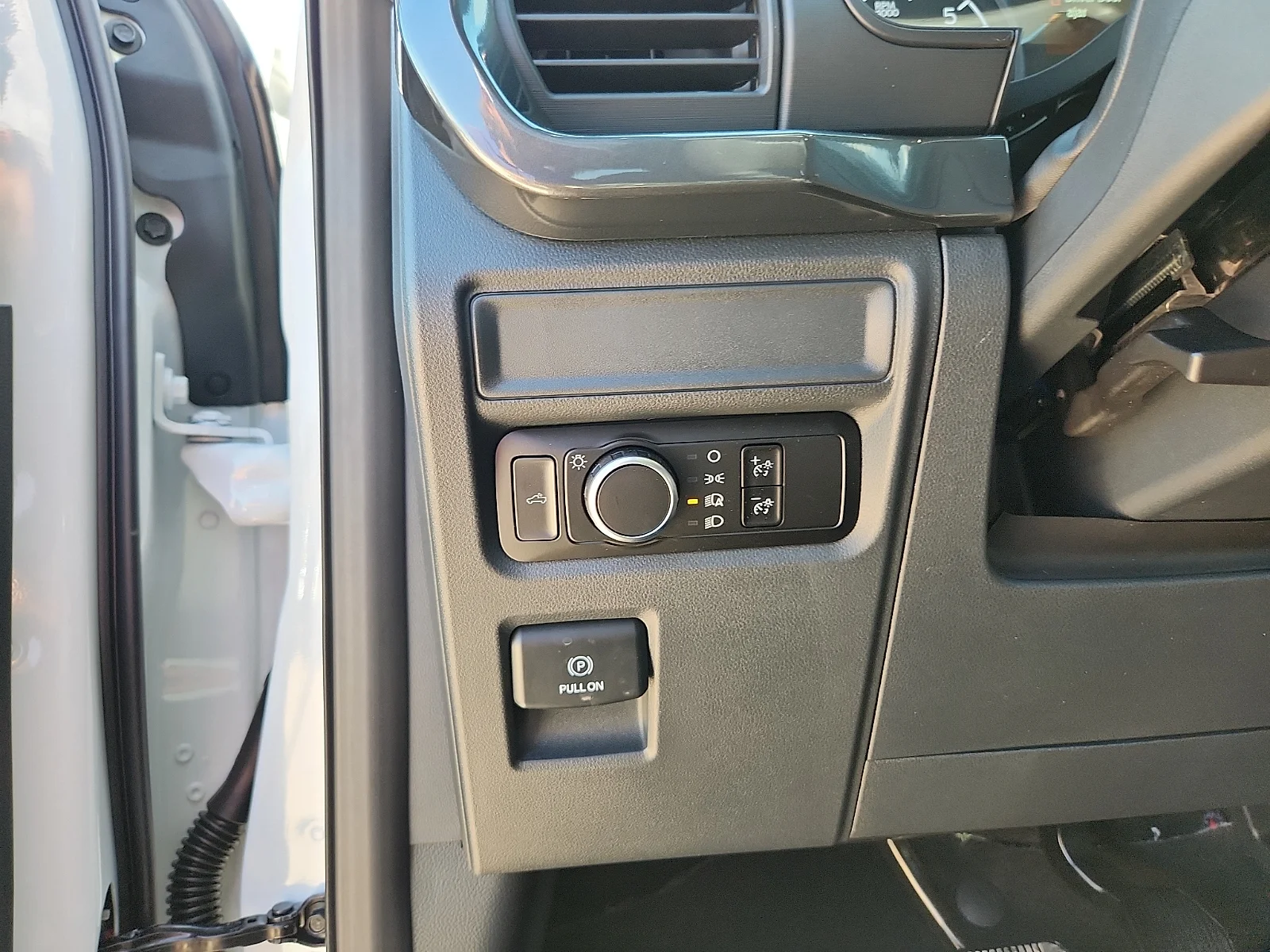 New 2026 Oxford White Ford STX image 16
