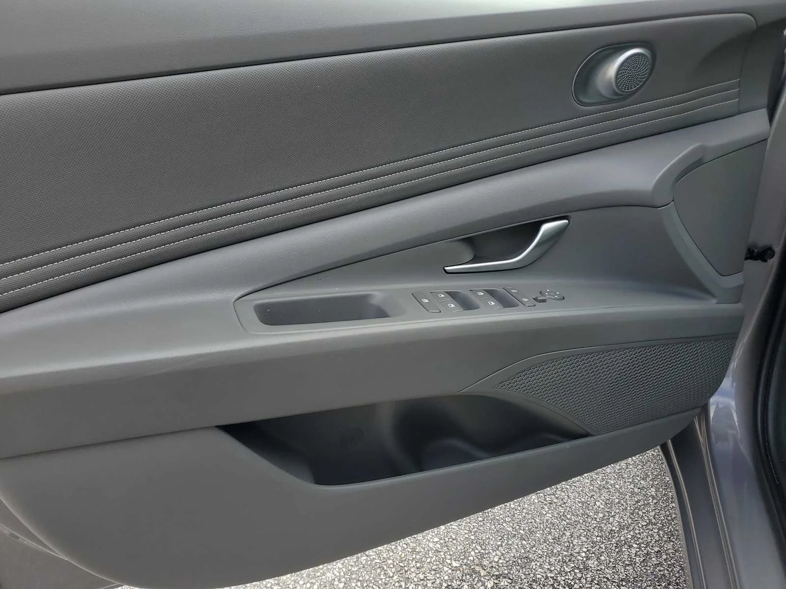 Used 2025 Fluid Metal Hyundai SEL Convenience image 15