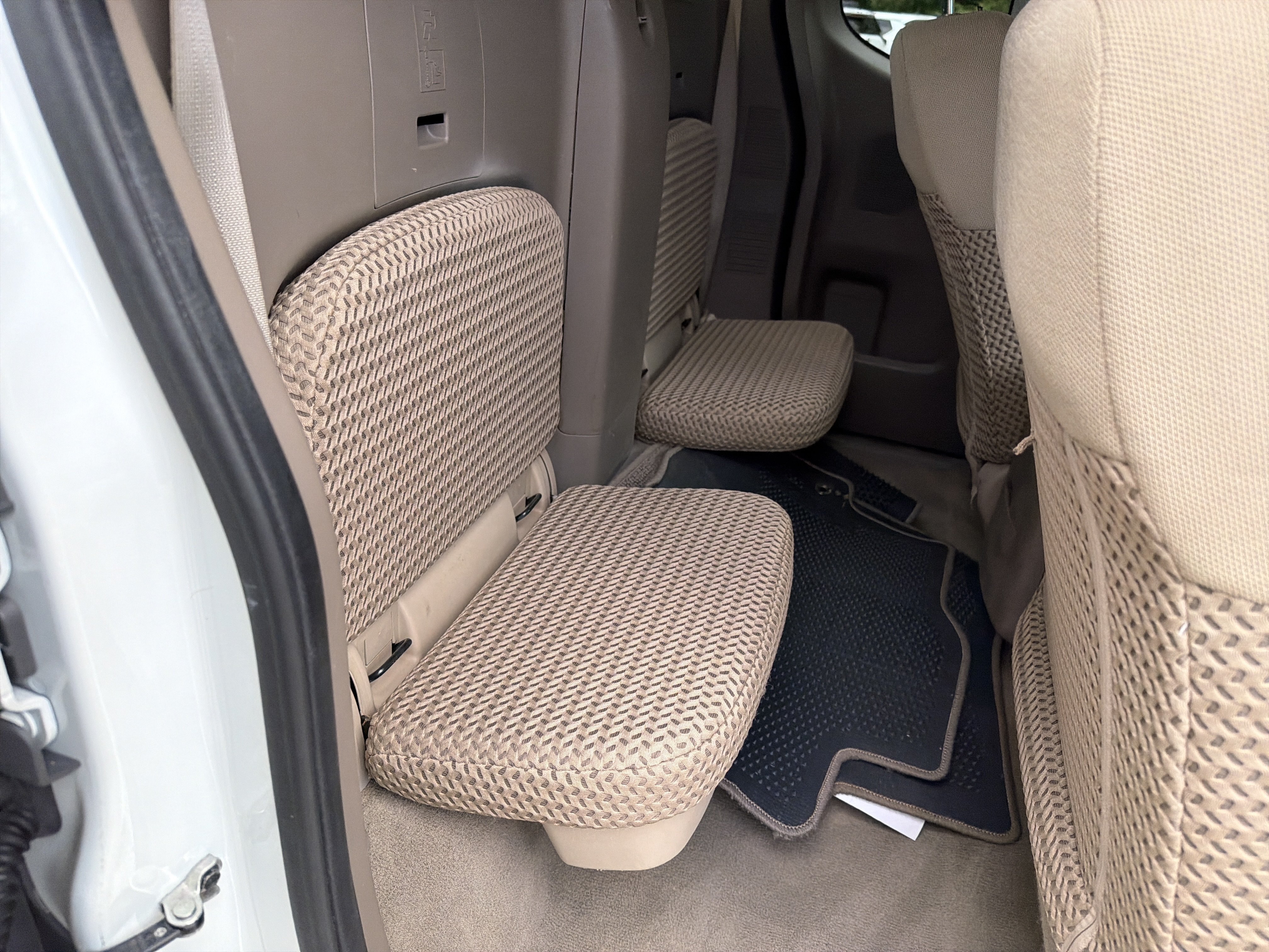 Used 2017 Glacier White Nissan SV image 16
