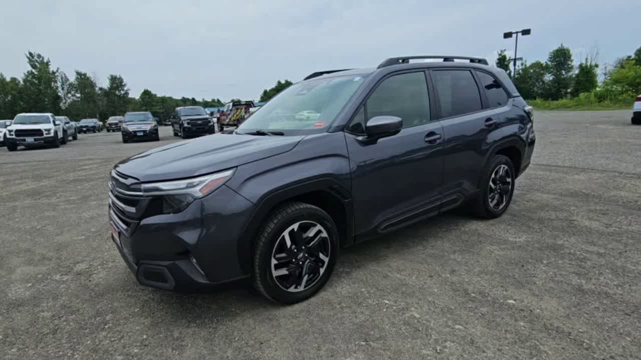 Used 2025 Magnetite Gray Metallic Subaru Limited image 5
