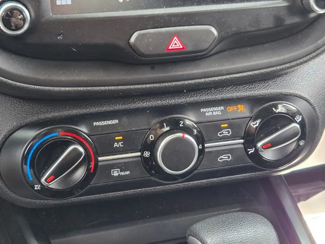 Used 2022 White Kia LX image 29
