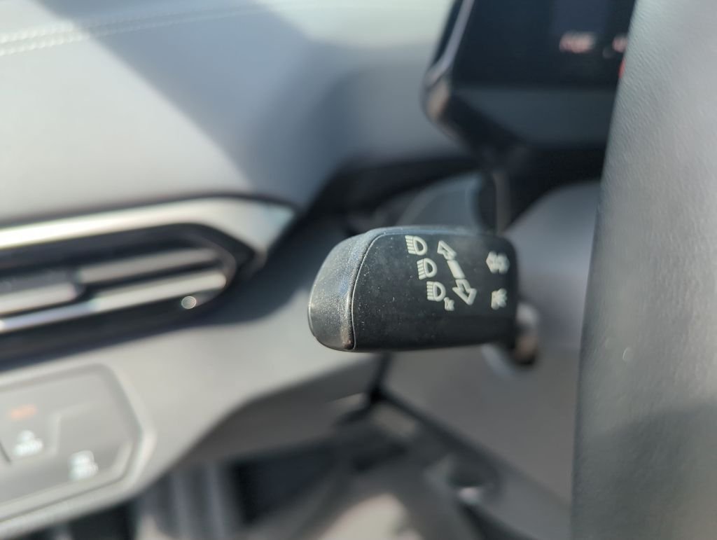 Used 2023 Silver Volkswagen Pro S image 21