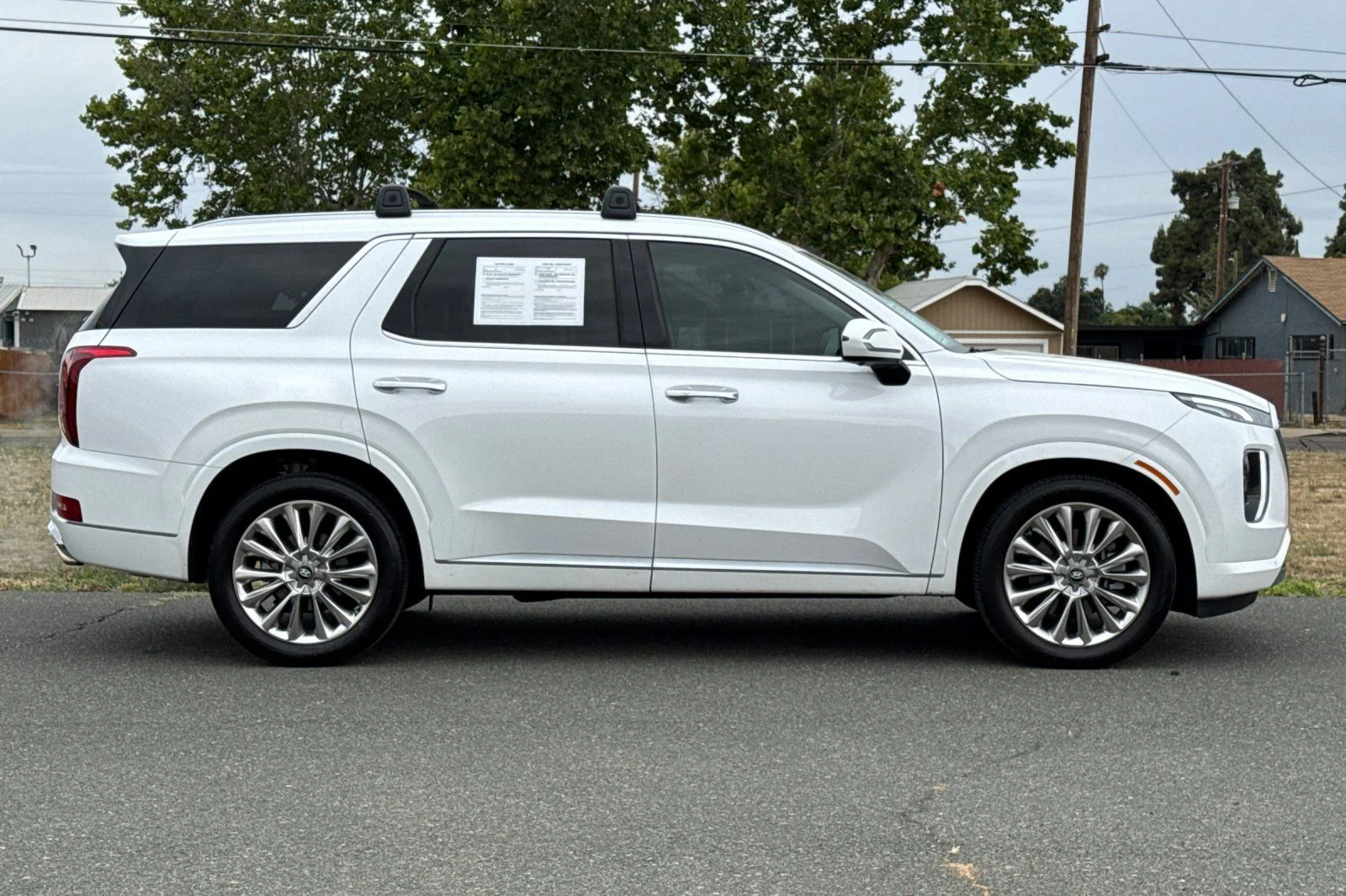 Used 2020 Hyper White Hyundai Limited image 3