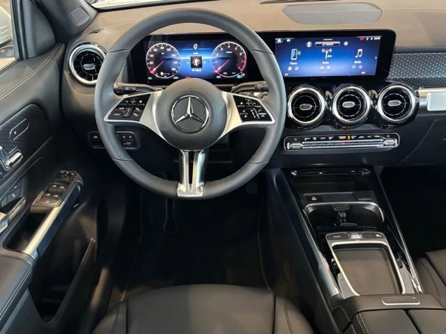 New 2026 Polar White Mercedes-Benz GLB 250 image 49