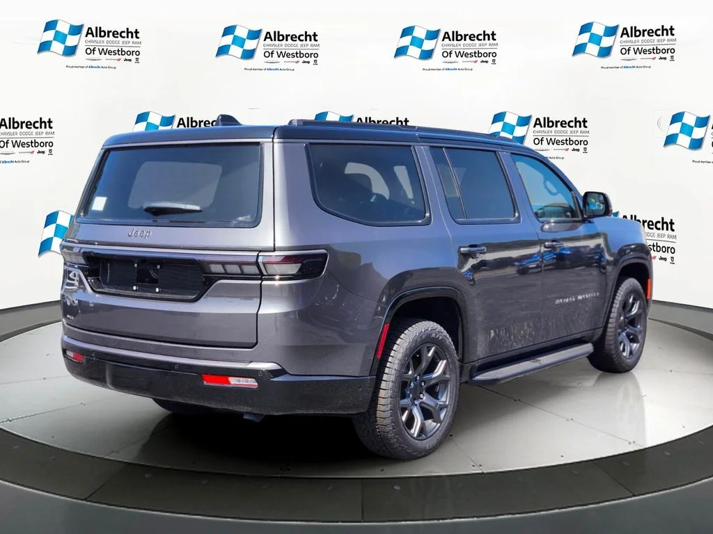 New 2026 Baltic-Gray Metallic Clear-Coat Exterior Paint Jeep Upland image 5