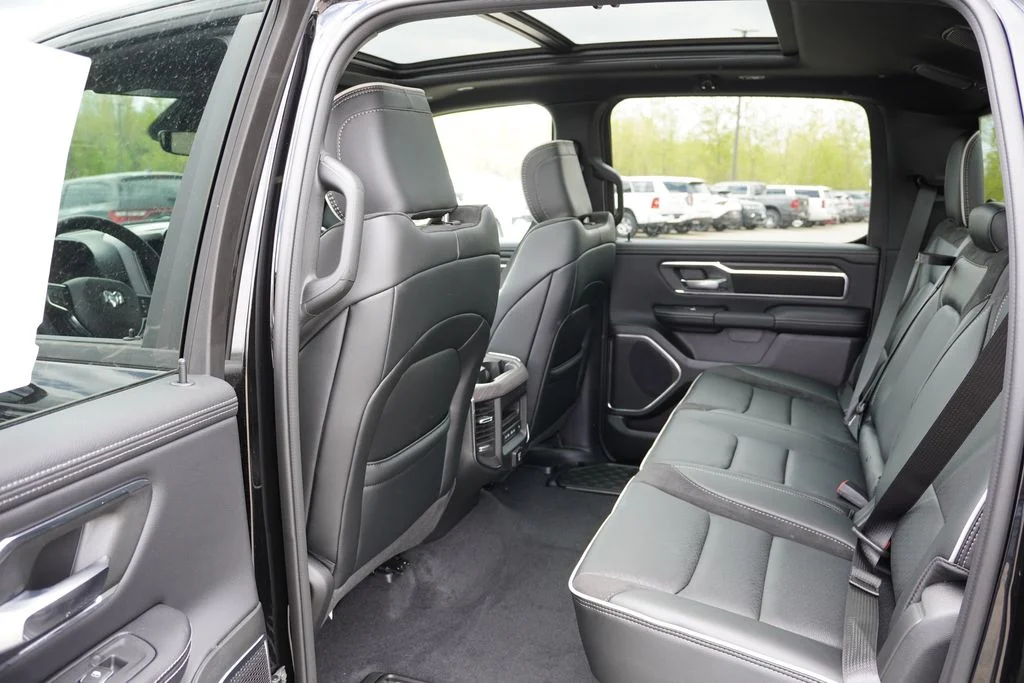 New 2026 Diamond Black Crystal Pearl-Coat Exterior Paint RAM Laramie image 12
