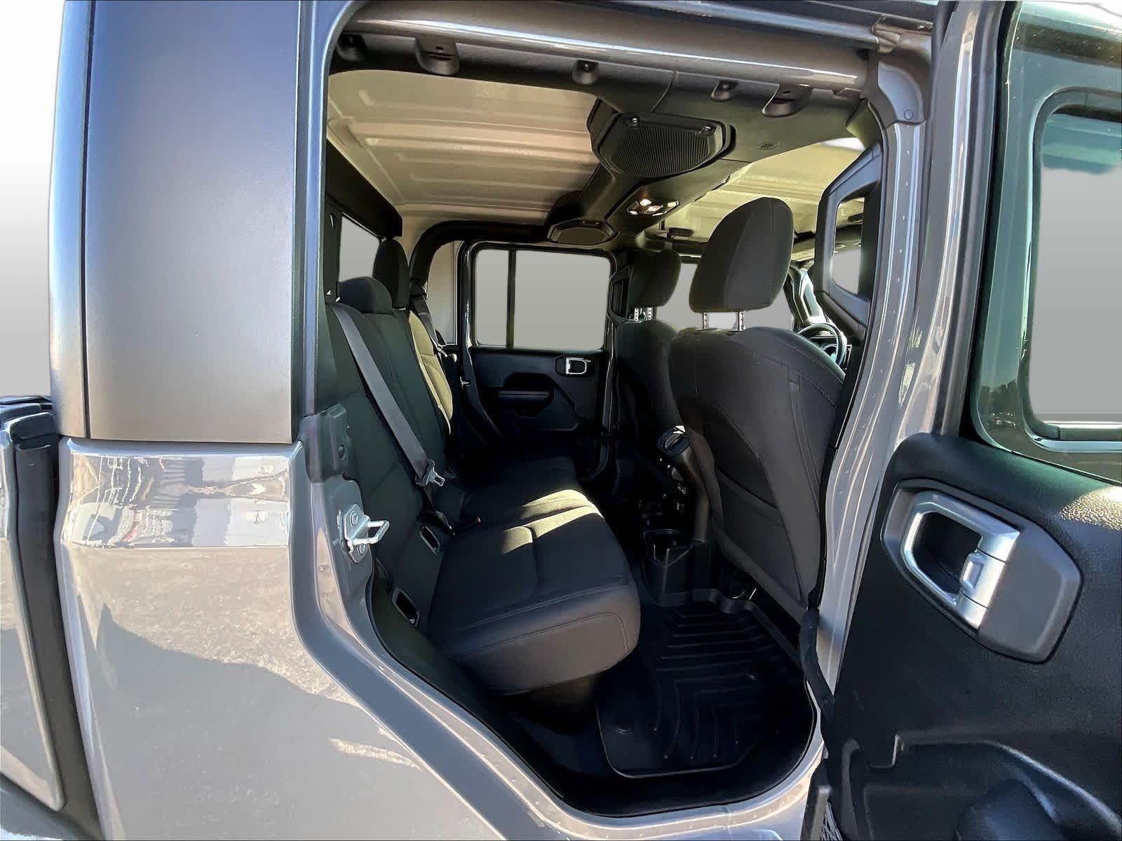 2021 Jeep Gladiator Willys - Photo 28