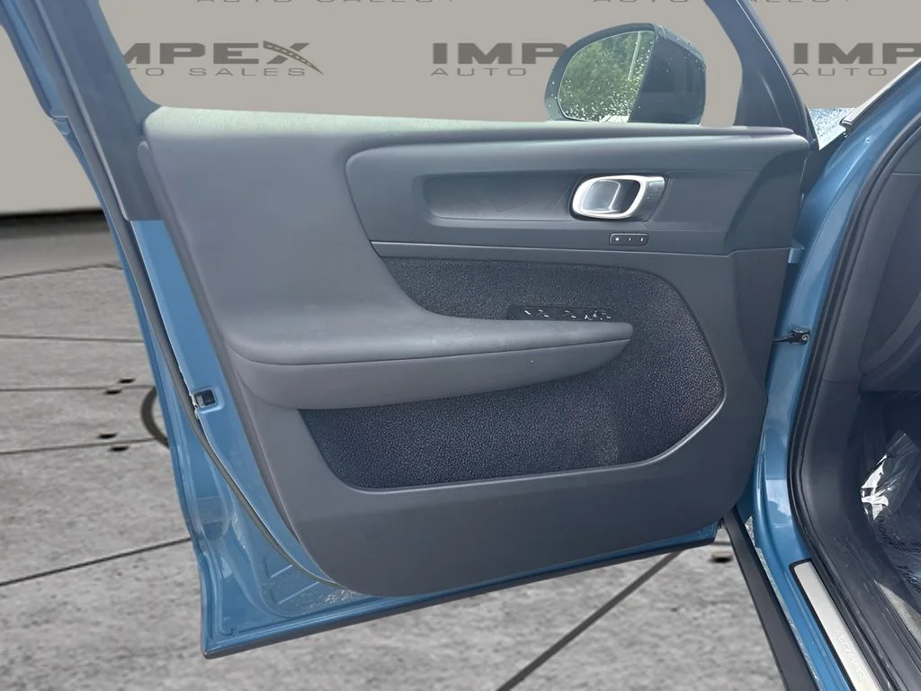 Used 2023 Blue Volvo Twin Plus image 16