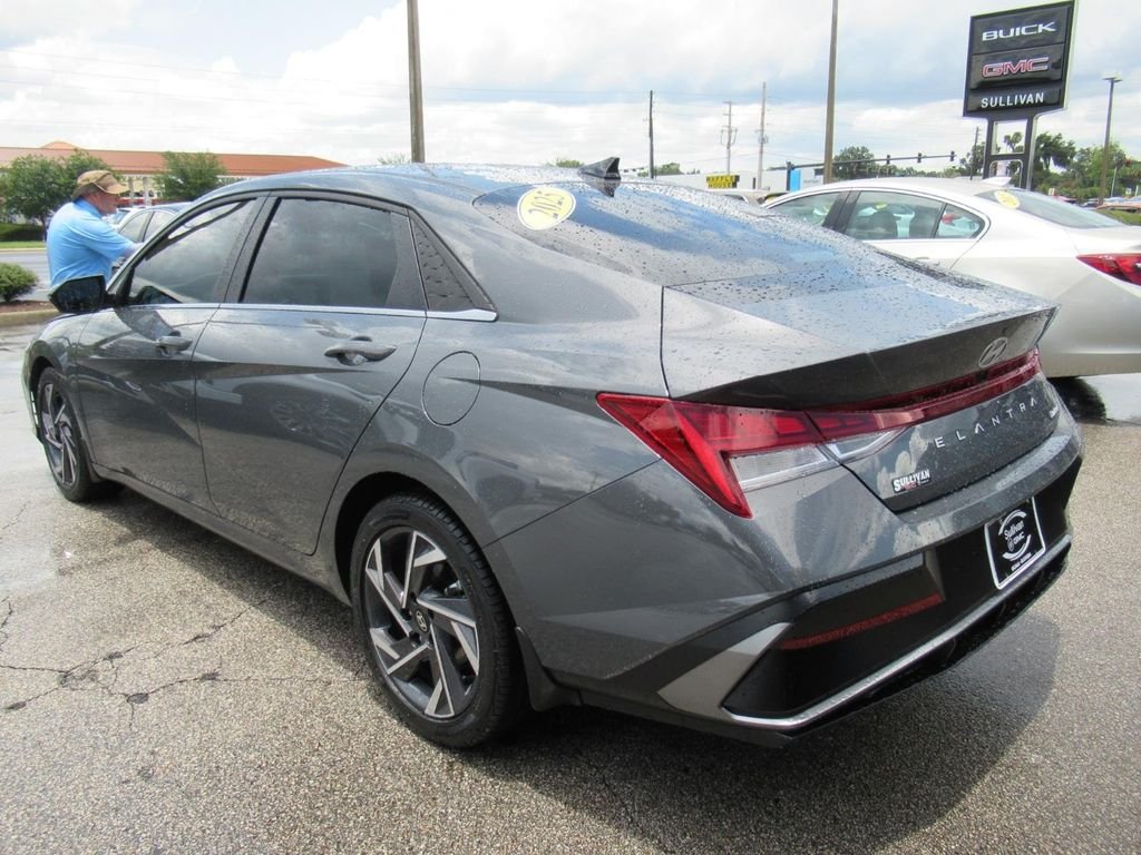 Used 2025 Gray Hyundai Limited image 5