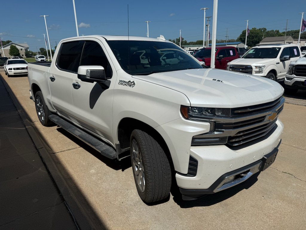 Used 2019 Iridescent Pearl Tricoat Chevrolet High Country image 10