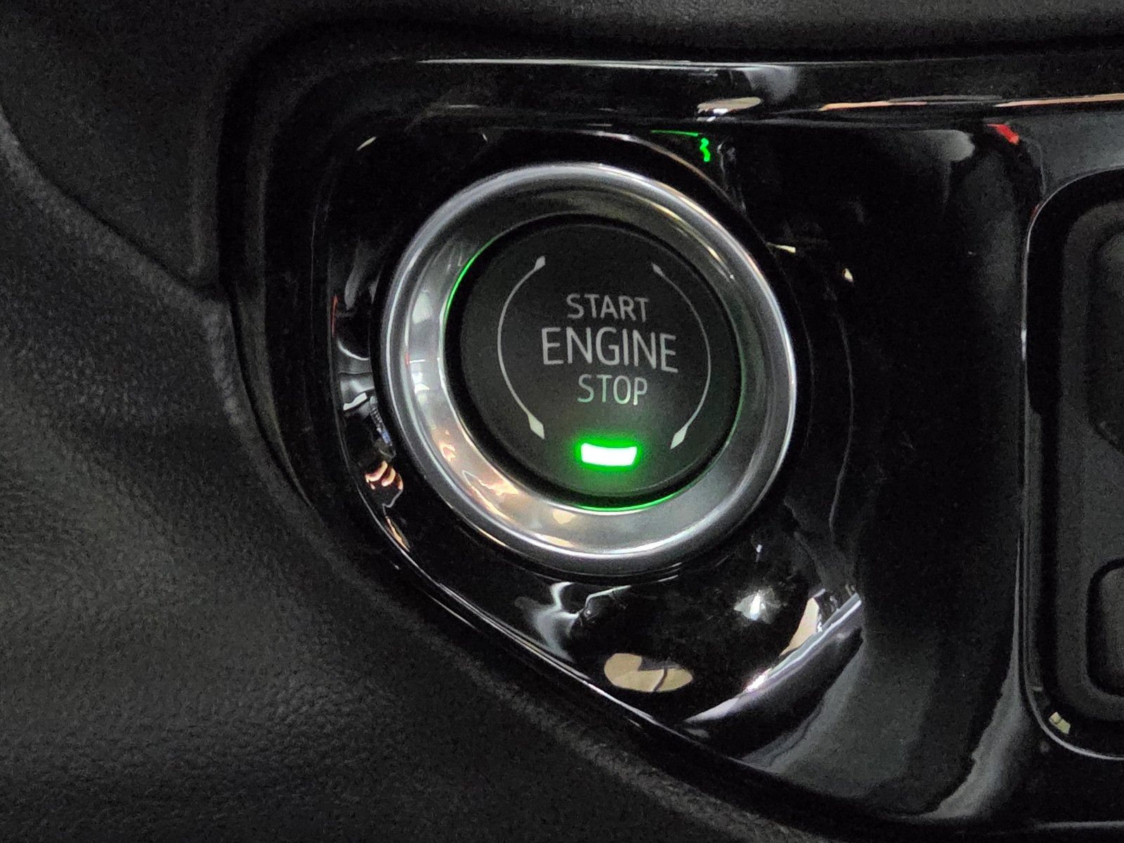 New 2026 Summit White Chevrolet LT (2FL) image 32