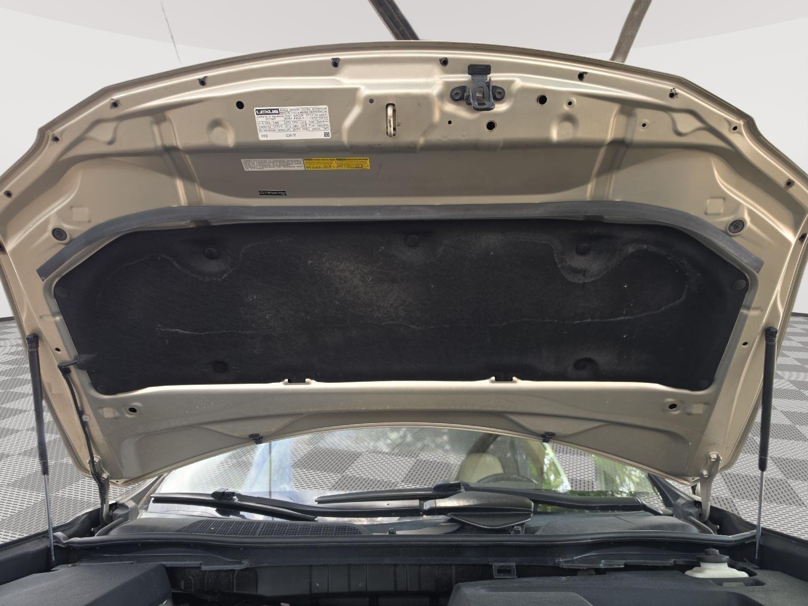 Used 2015 Satin Cashmere Metallic Lexus Base image 31