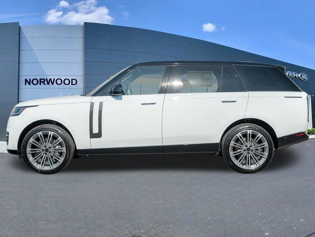 New 2026 Fuji White Land Rover SE image 7