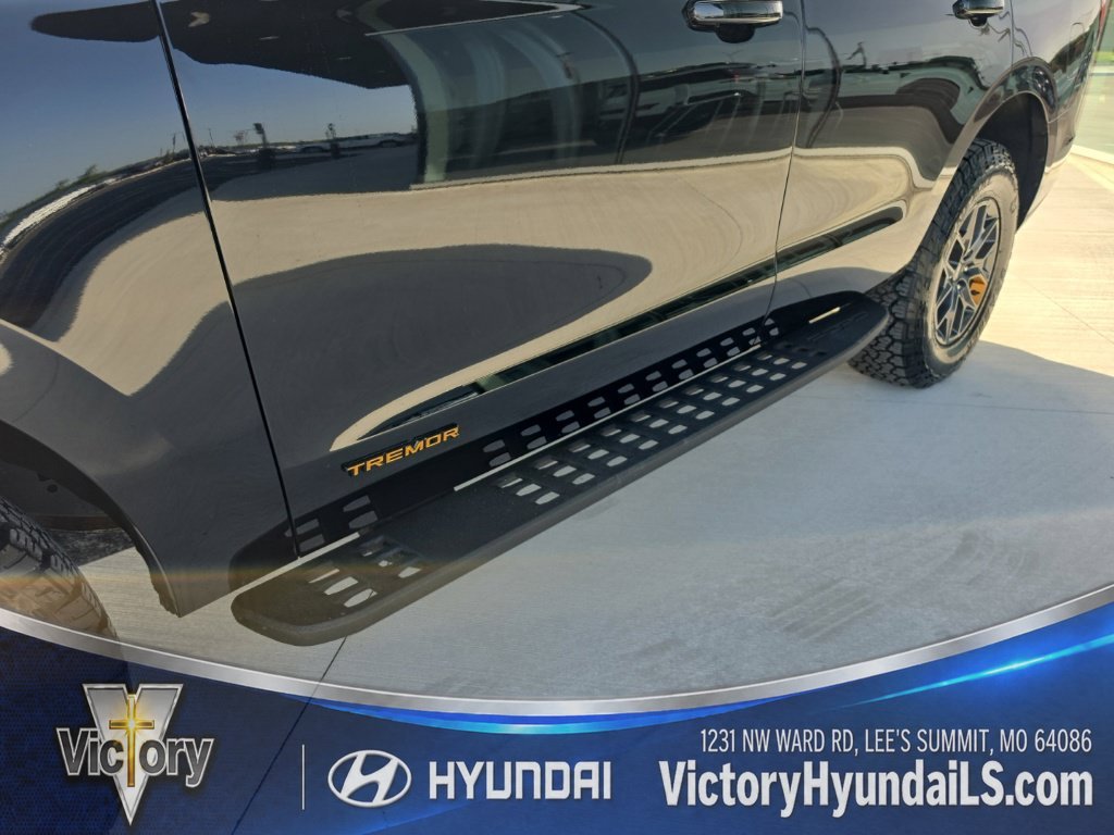 Used 2025  Ford Tremor image 10