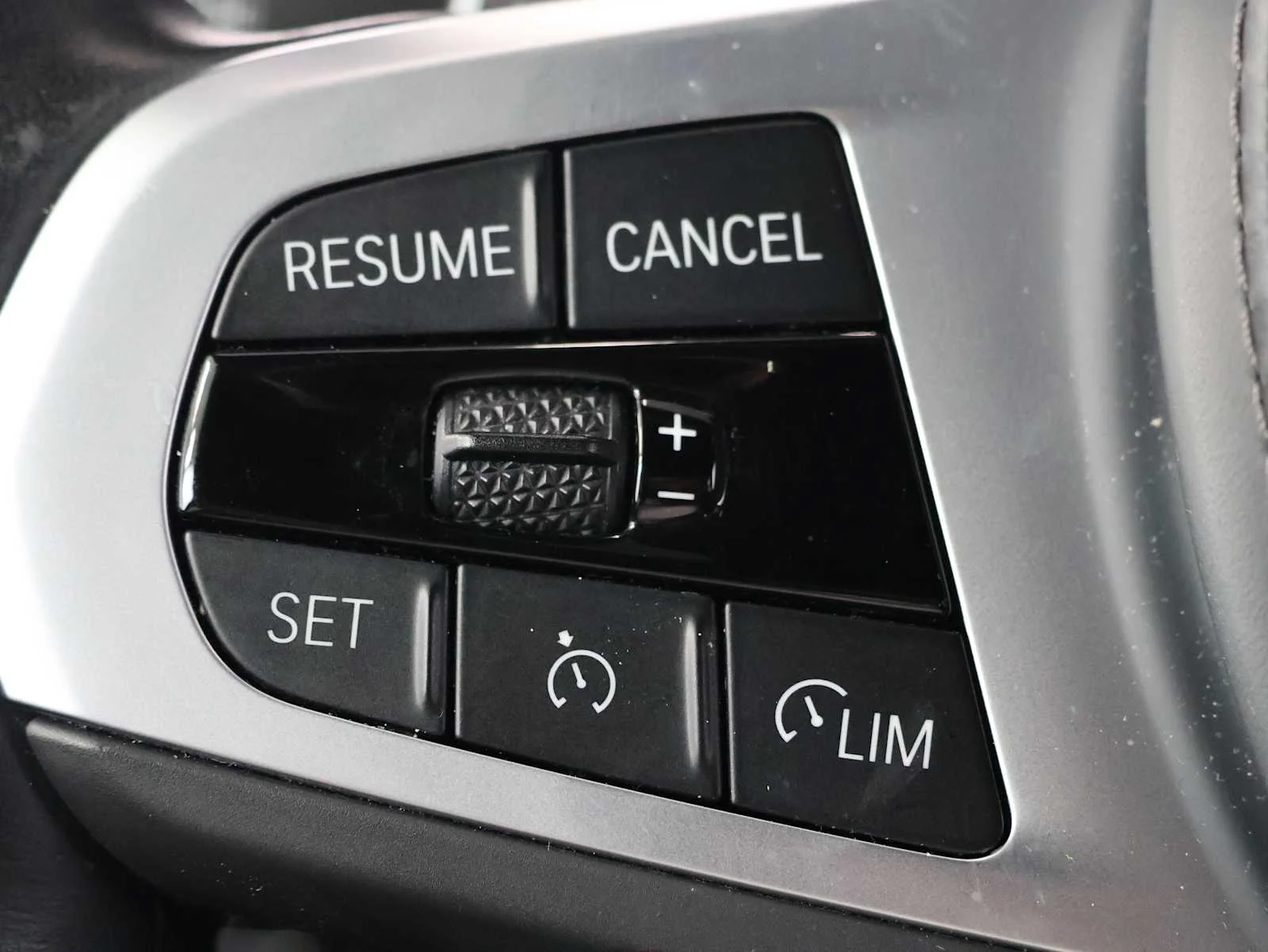 Used 2022 Black Sapphire Metallic BMW sDrive40i image 23